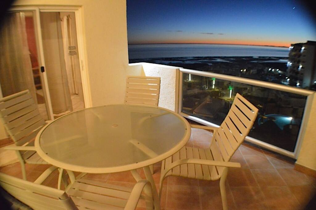 Chair,Furniture,Oven,Dining Table,Table