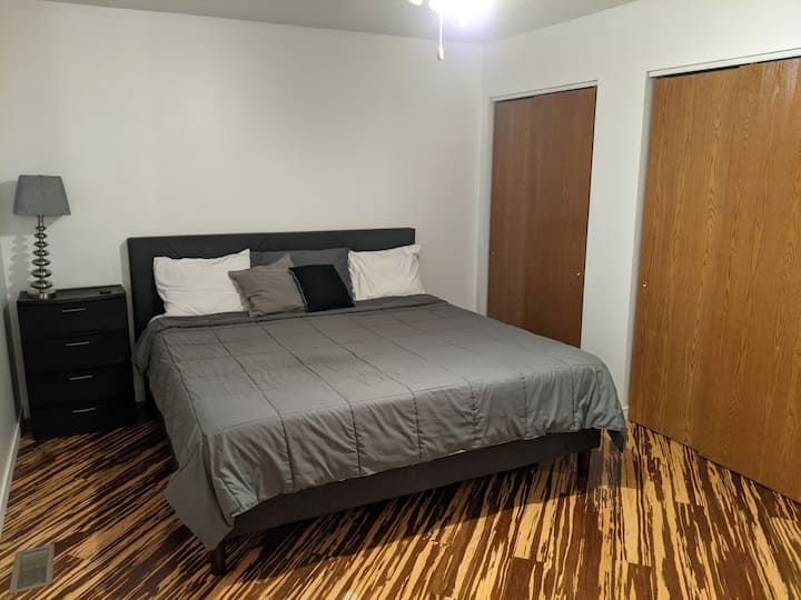 Spacious, Unique 3-bdrm Home with Hot Tub.
