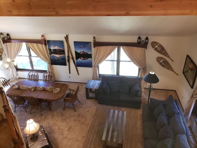 Heaven: The biggest best vacation lodge, sleeps 24