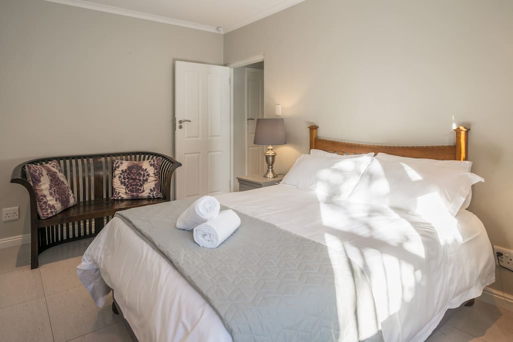 @7PillarsBnB - Room Pinot: luxuriously fitted apartment including Egyptian Cotton bedding