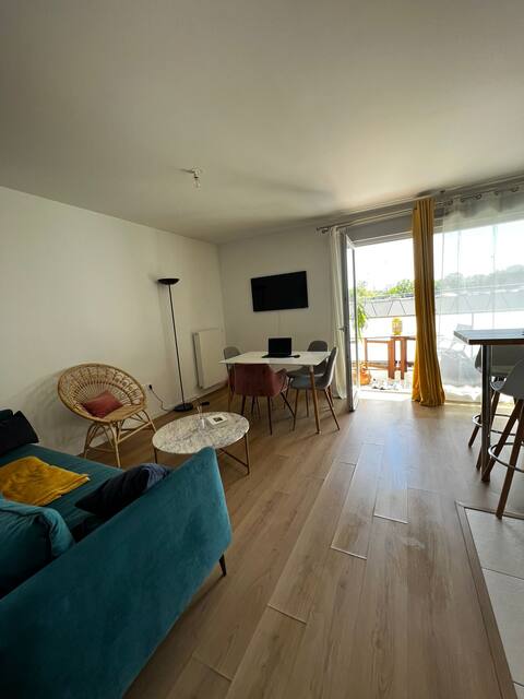Brand new entire apartment with balcony and private parking