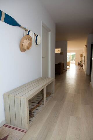Spacieuse maison neuve 10/14 pers, 4mn des plages gallery image 5