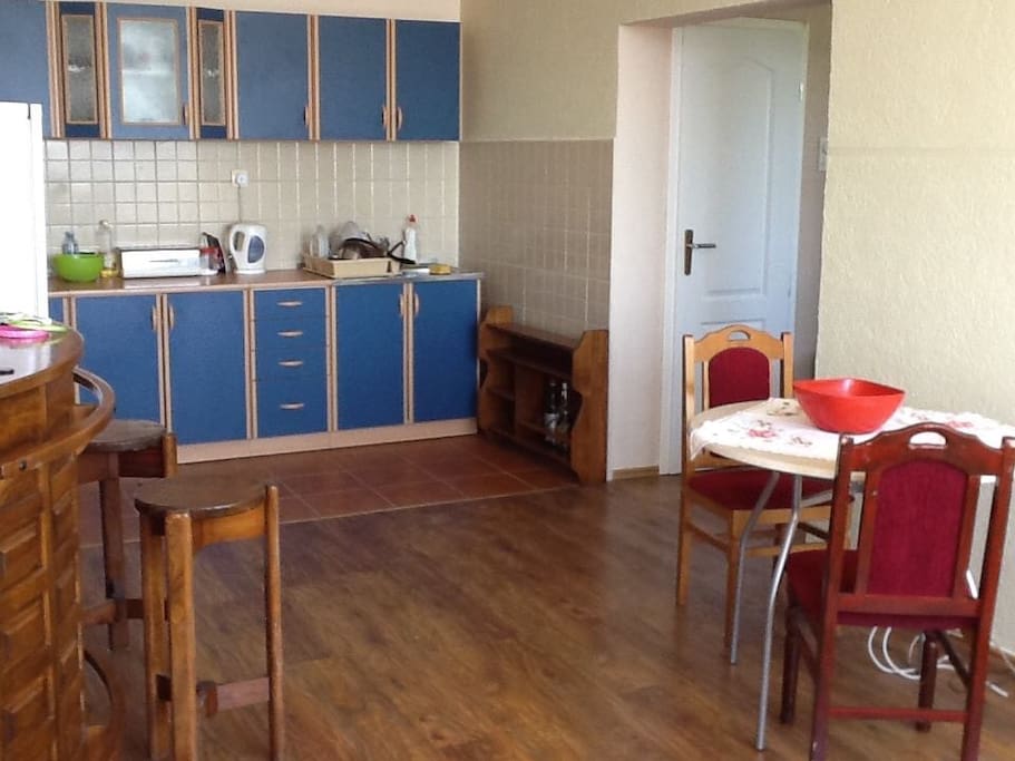 Kitchen /dining