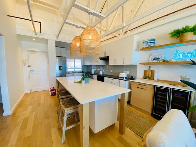 Beachfront bliss – Apartment Tableview/ Blouberg gallery image 3