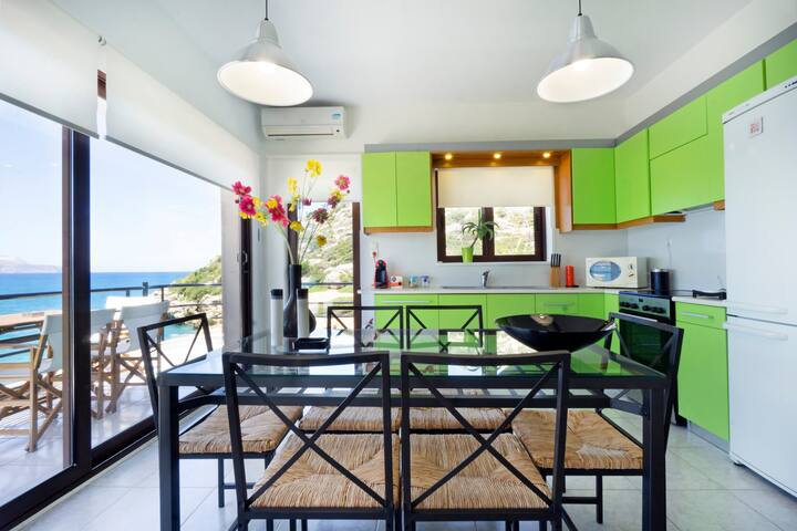 Seafront, Breathtaking View House gallery image 5