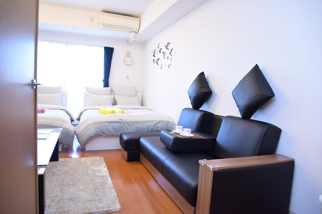 Bedroom(two double bed ,one single sofa bed,5people)室内写真