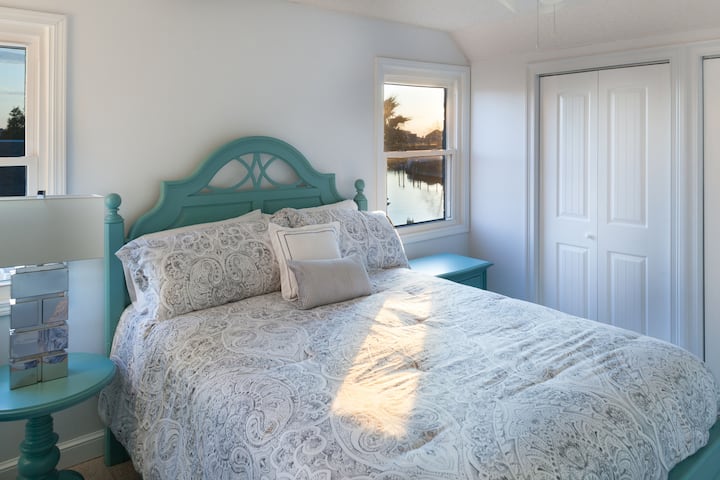 Ყველაზე მაღალი საძინებელი 152 × 203 სმ საწოლით