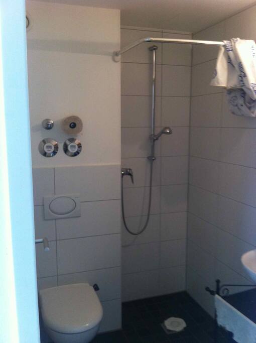 Dusche und WC zur alleinigen Nutzung