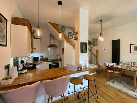 Top performing Airbnb: Longsands Hideaway, Tynemouth in North Tyneside