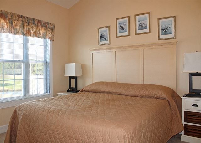 Mjeshtër
Mund të konfigurohet si krevat dopio "King" ose dy krevate dopio "XL", specifiko.