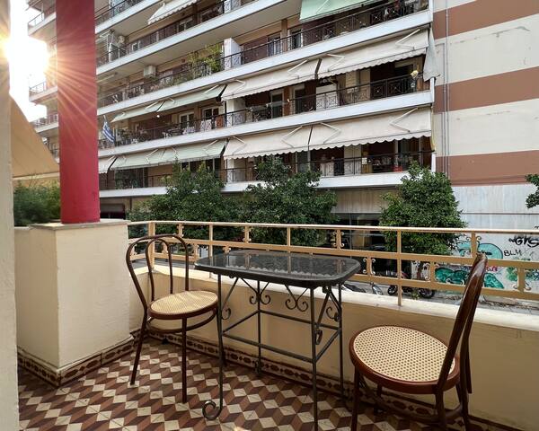 Nomas SKG – 2 Bedroom Stylish Apartment gallery image 3