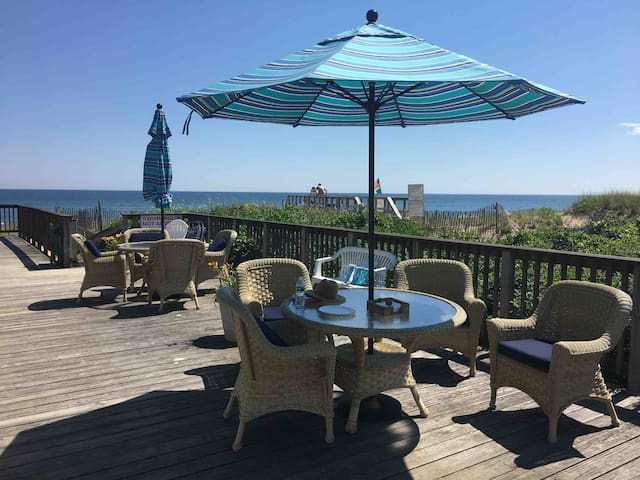 MONTAUK OCEAN FRONT!