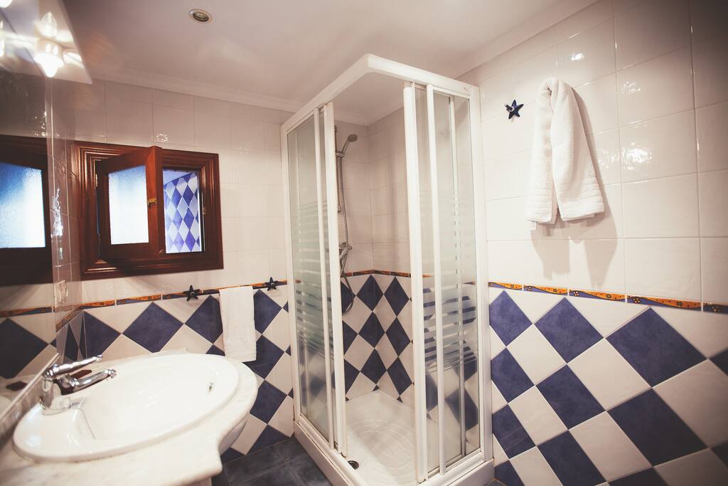 baño con ducha