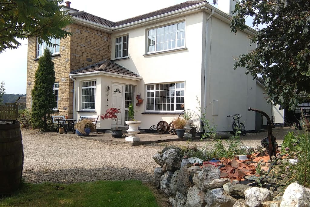 Home from Home - stunning countryside - secure dog pound - ideal for traveling couples - group bookings - 3 large guest bedrooms, listed separately (airbnb rules)
