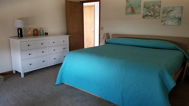 King size bed in Master suite
