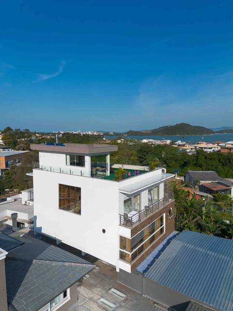 Triplex with SEA VIEW & Hidro