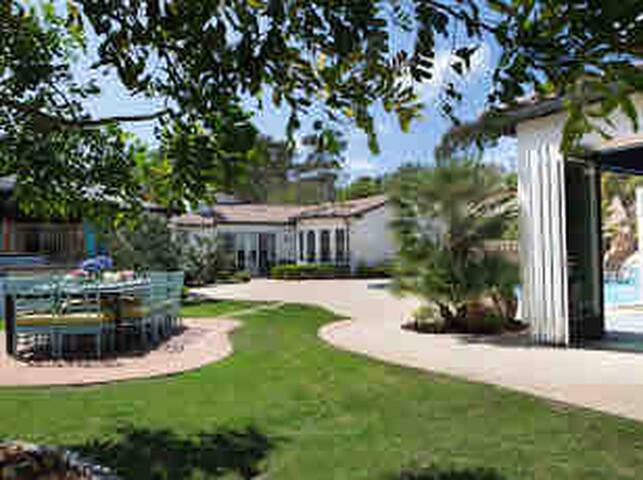 Spectacular Villa – Resort Style Social Distancing gallery image 4