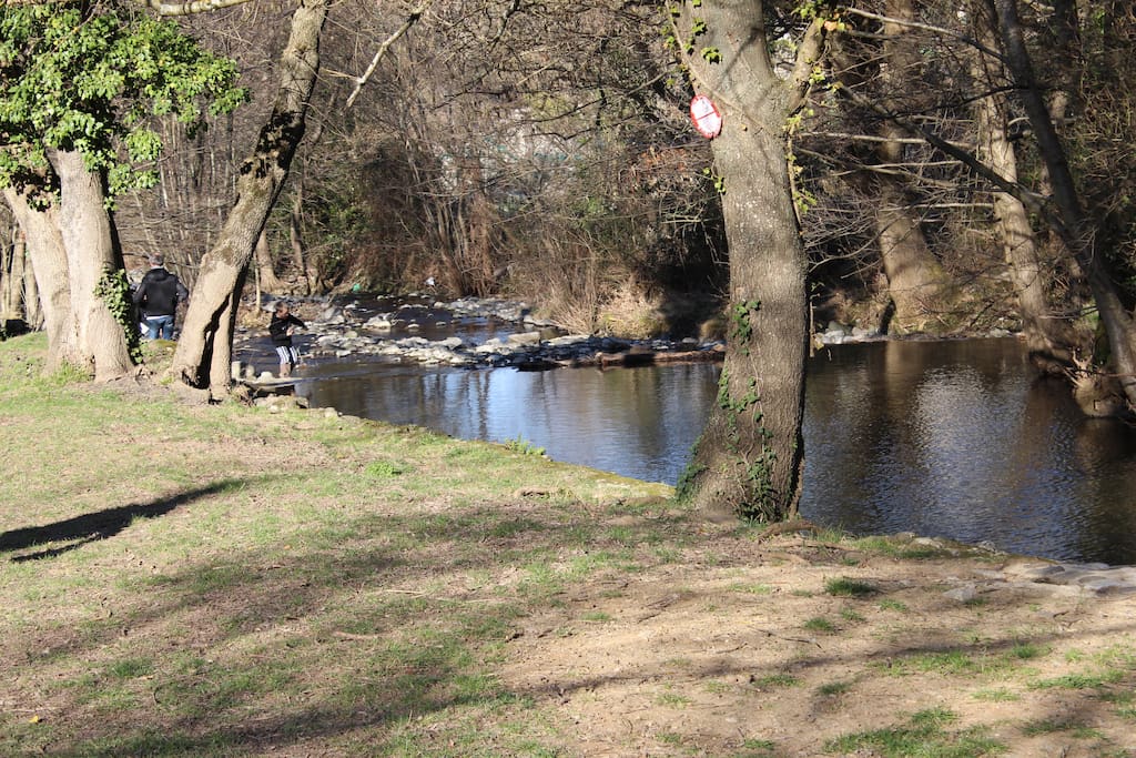 la rivière en contre bas à 2 mn