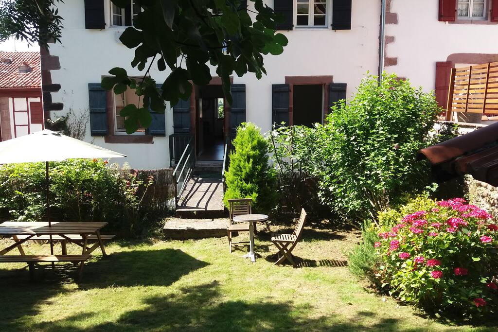 La maison 4 côté jardin