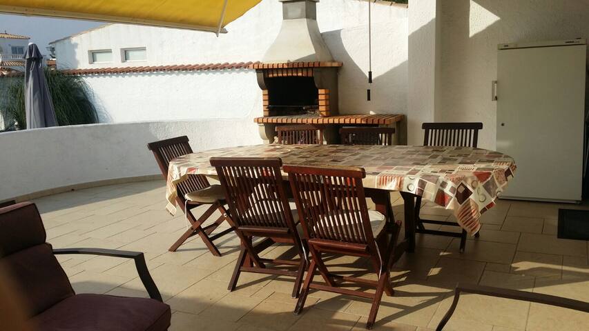 009 Noguera Villa with moorage and pool gallery image 3