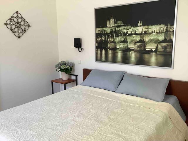 New 72m2 Old Town flat, perfect for 4-6 guests gallery image 3