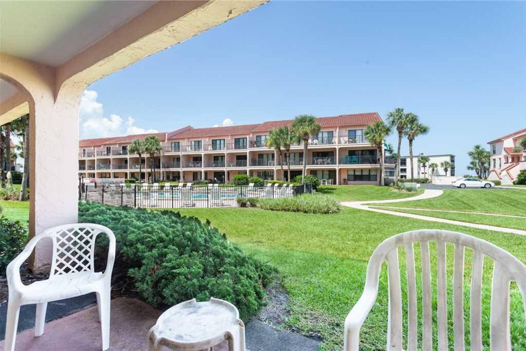 Pure Convenience - With the pool area just steps away from your patio, it's easy to get out there and work on your tan!