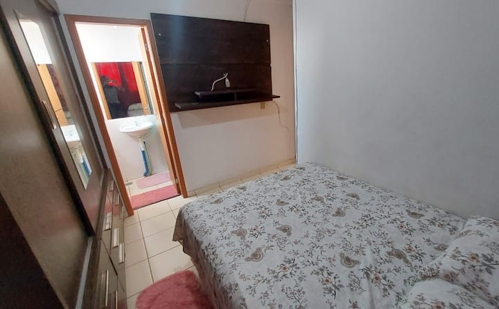 جناح (سرير مزدوج مع خزانة ملابس مزدوجة)