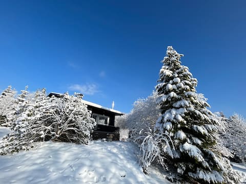 Black+Beauty Design Cabin in Willingen / Sauerland