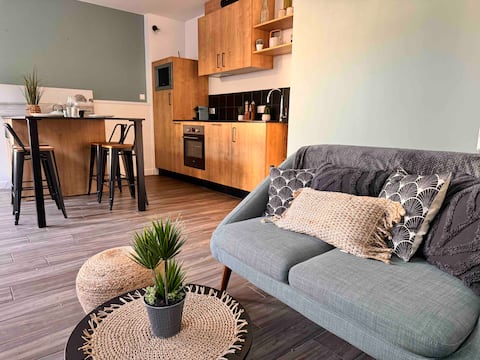 Top performing Airbnb: The "17", in the heart of the Somme Bay in Saint Valery Sur Somme
