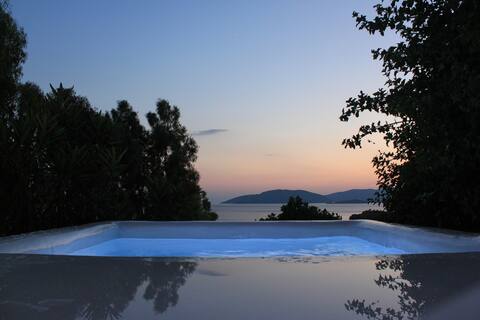 V+G House with stunning sea view