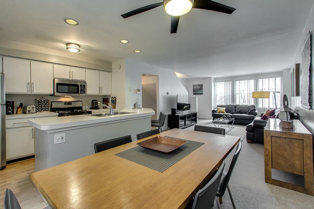 View of open floor plan with, dinning room, living room and kitchen
