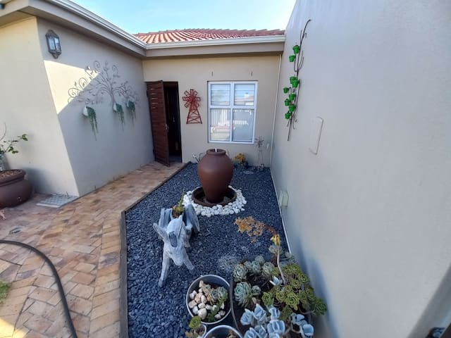Lovely family home in Kraaifontein. Save and neat