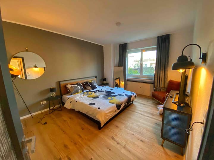 Schlafzimmer 1