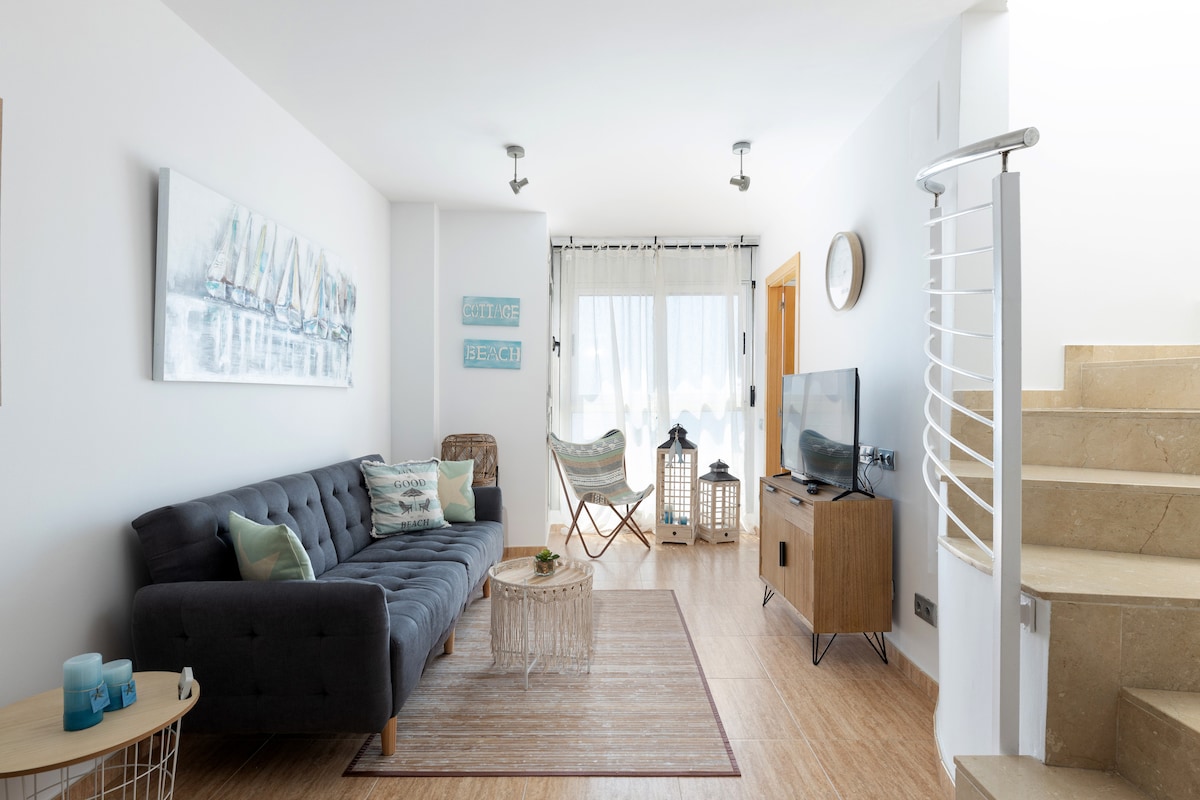 Annonce Airbnb populaire: 25km From Barcelona Front beach apartment à Mataró