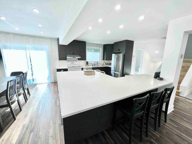 Fall Colors Getaway – 4BR Home (rooms only) gallery image 4