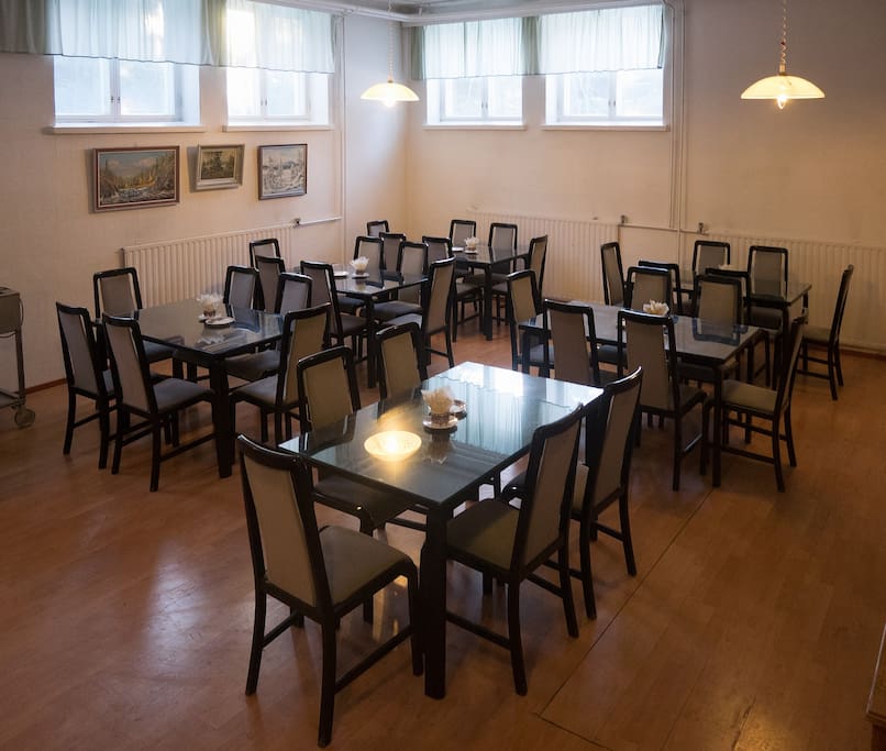breakfast room