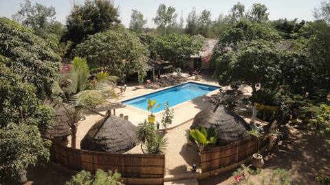 5 bedroom LODGE on a one hectare estate