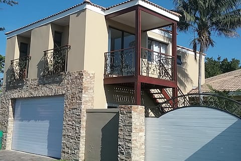 DrakeVilla - private and spacious