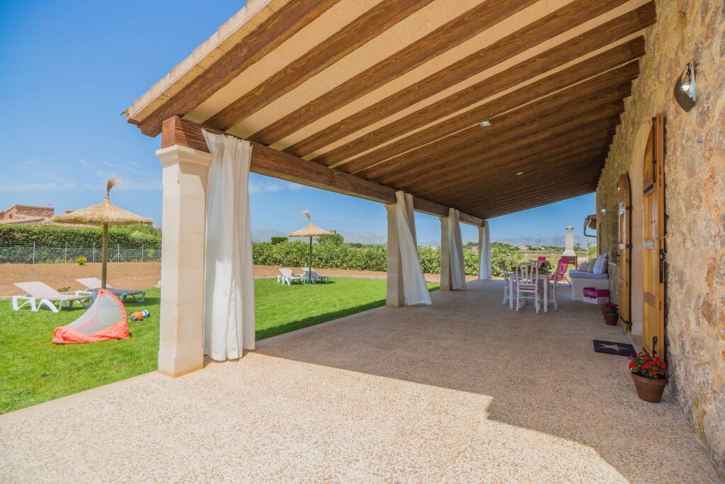 Überdachte Terrasse