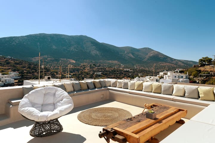 Deux Siècles Villa – Central Apollonia