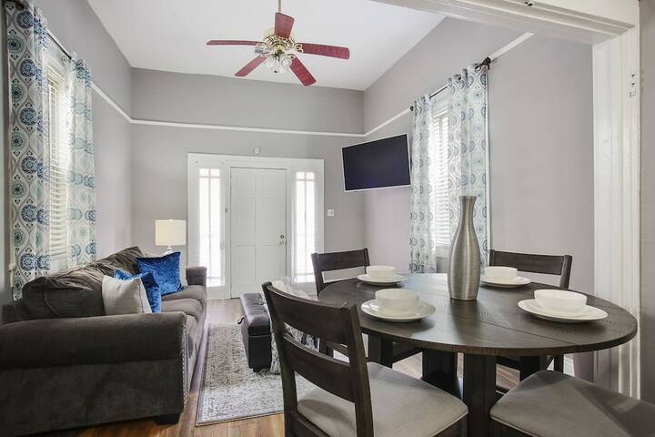 *45% OFF*Perfect Modern/Uptown NOLA Getaway! gallery image 3