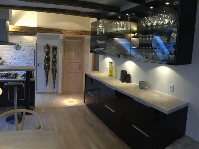 Cosy loft apartment 300m from sea.