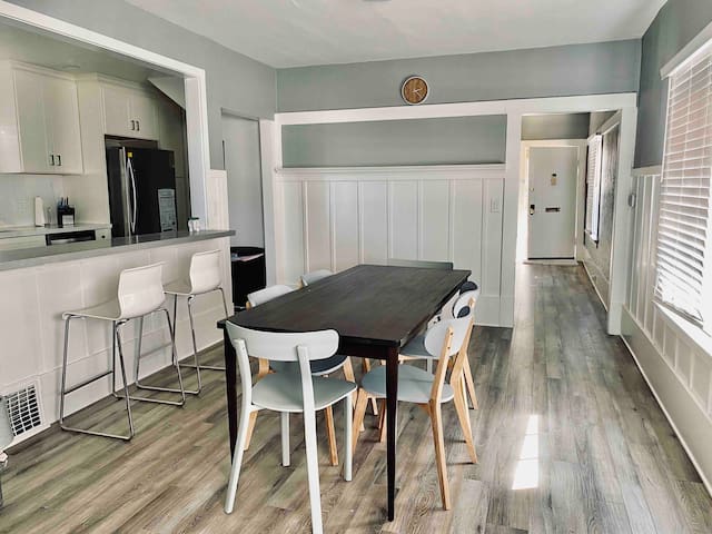 1500sq.ft. 2 Storey House W/Bkyard -Modern -JTown