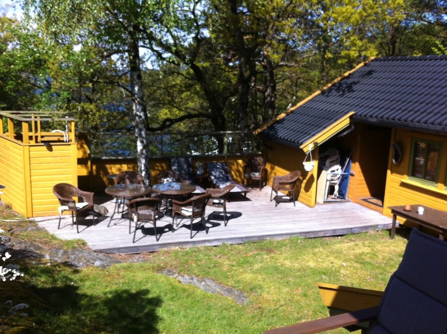 Terrasse forran anneks
