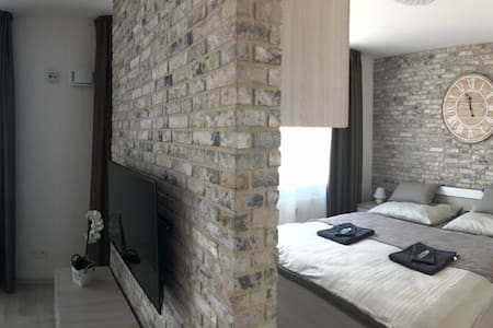 BRAND NEW APARTMENT, Great Location, Free Parking