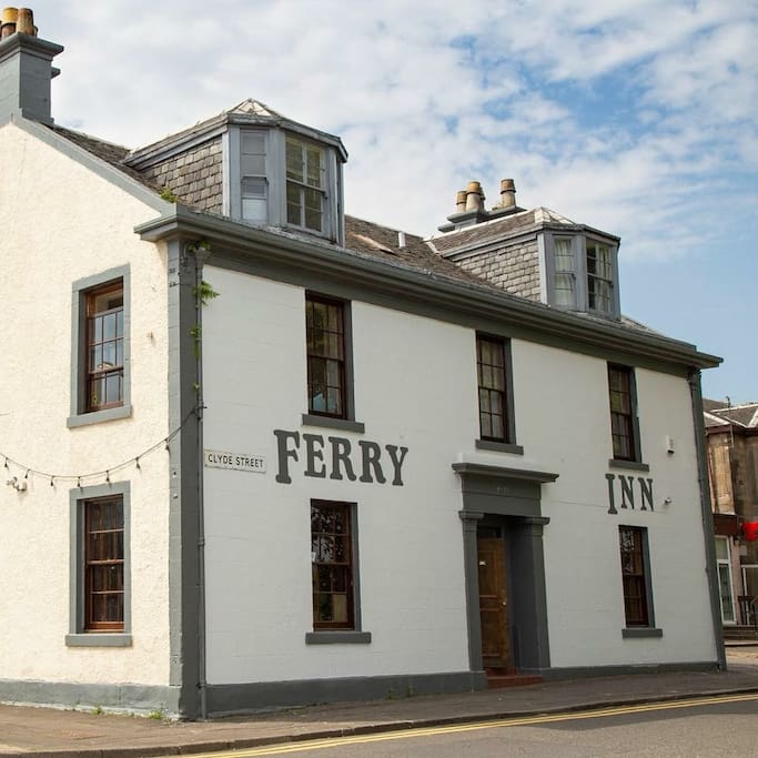 Historic listed building on the banks of the River Clyde built in 1829