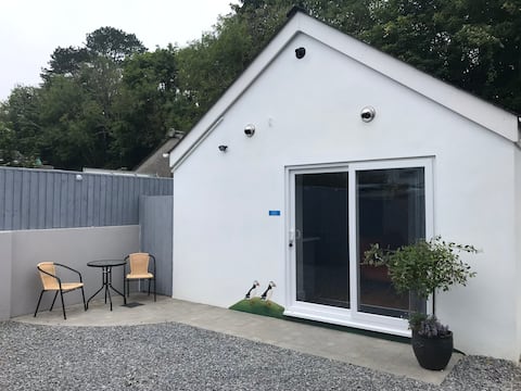Successful Airbnb property: Puffin Retreat Tenby in Tenby South, Tenby North