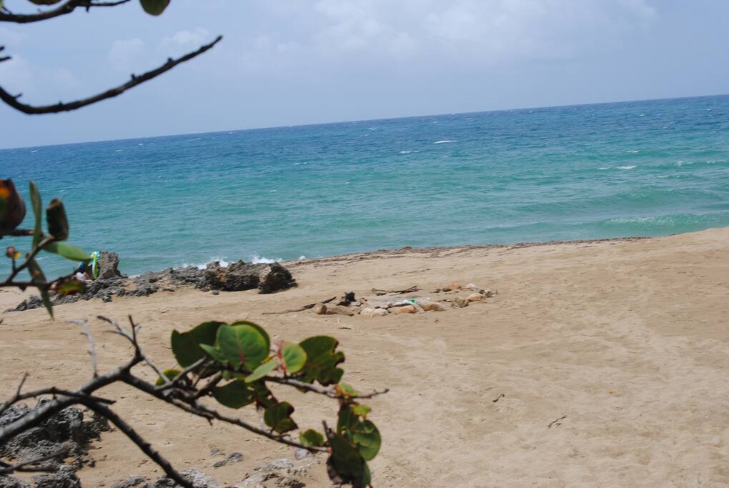 playa a 8 minutos a pie. 700metros-0,4millas