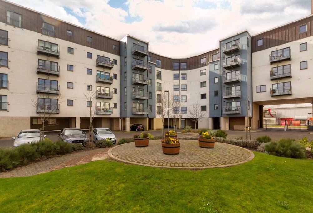 Beautiful landscaped courtyard and viewing platform inside development