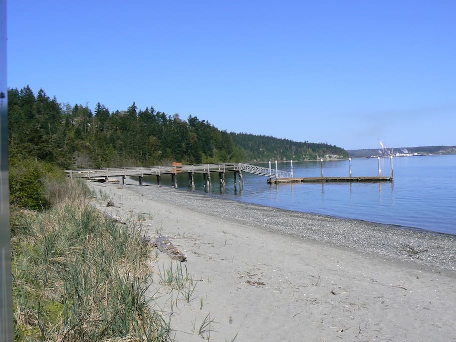 One and a half mile community beach